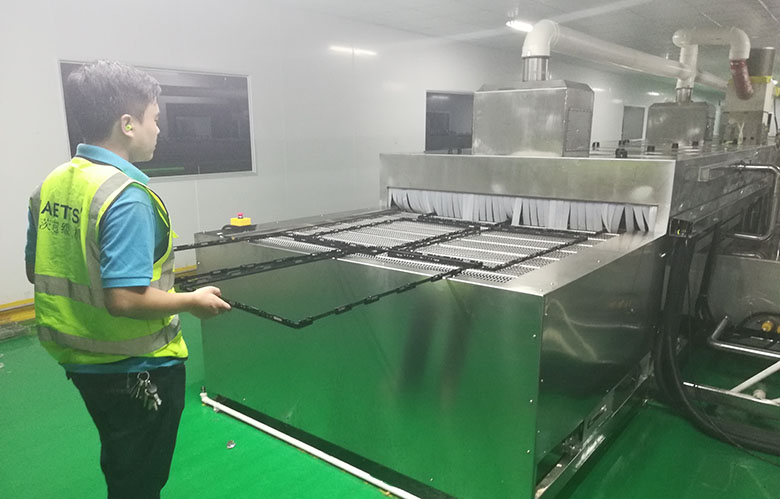 雷茨風(fēng)機為客戶的朋友解決電視機膠框吹干